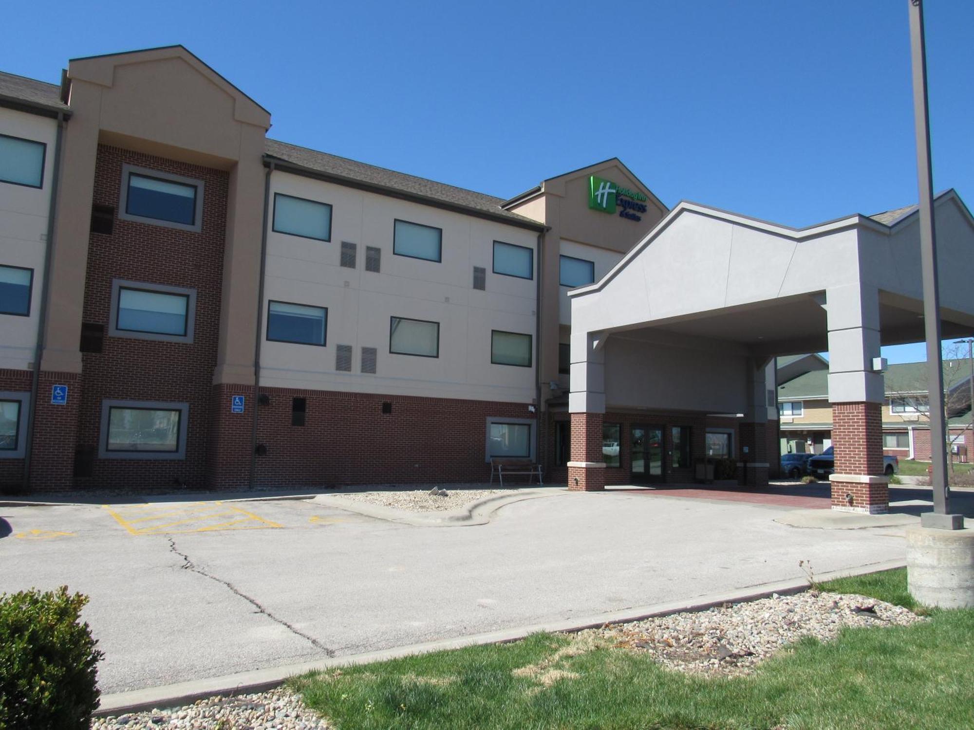 Holiday Inn Express Hotel & Suites Lincoln South By Ihg Extérieur photo
