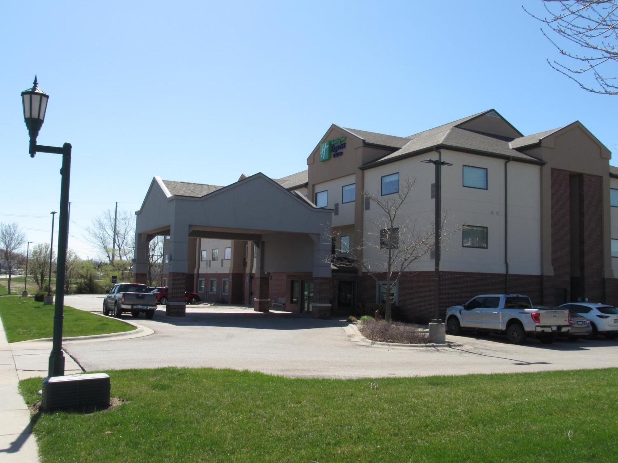 Holiday Inn Express Hotel & Suites Lincoln South By Ihg Extérieur photo